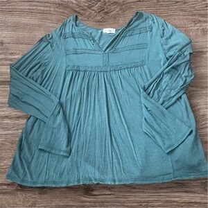 Women's Green V-Neck Long Sleeve Top